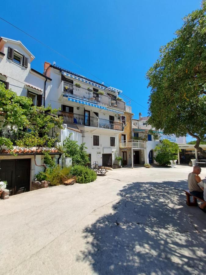 Apartment Borna Baška Eksteriør billede